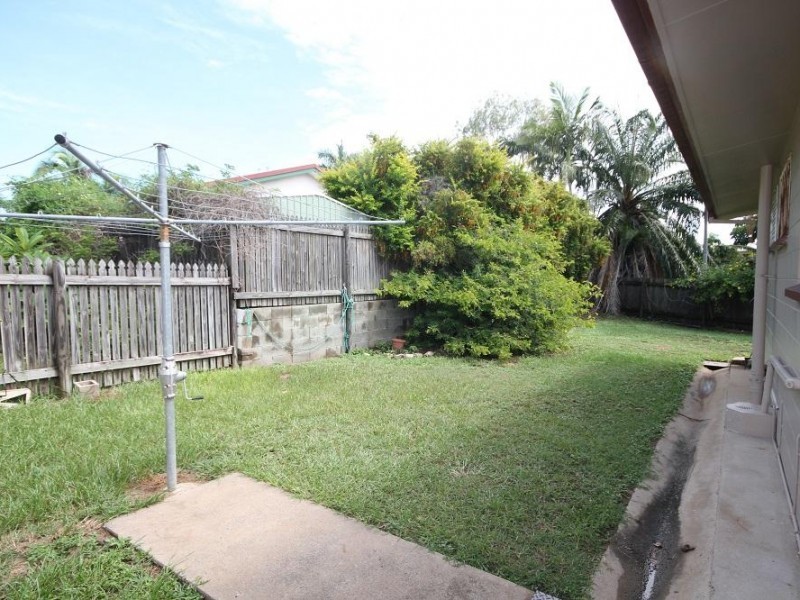 2/7 Banora Court, Mount Louisa QLD 4814