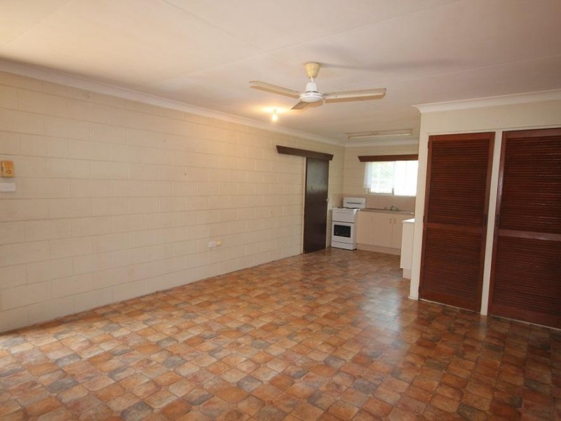 2/7 Banora Court, Mount Louisa QLD 4814