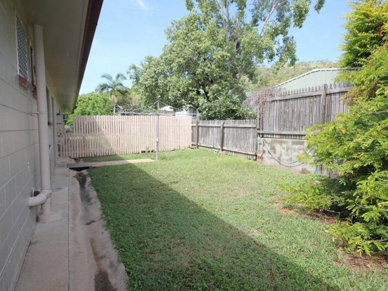 2/7 Banora Court, Mount Louisa QLD 4814