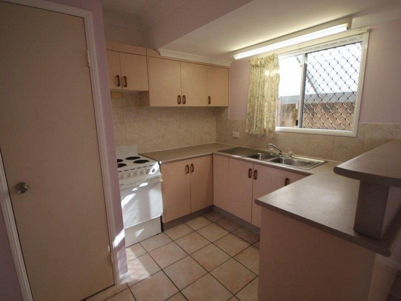 3/10 Vivian Street, Pimlico QLD 4812