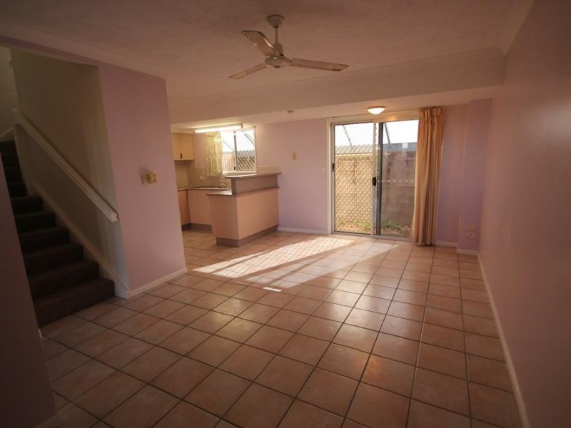 3/10 Vivian Street, Pimlico QLD 4812