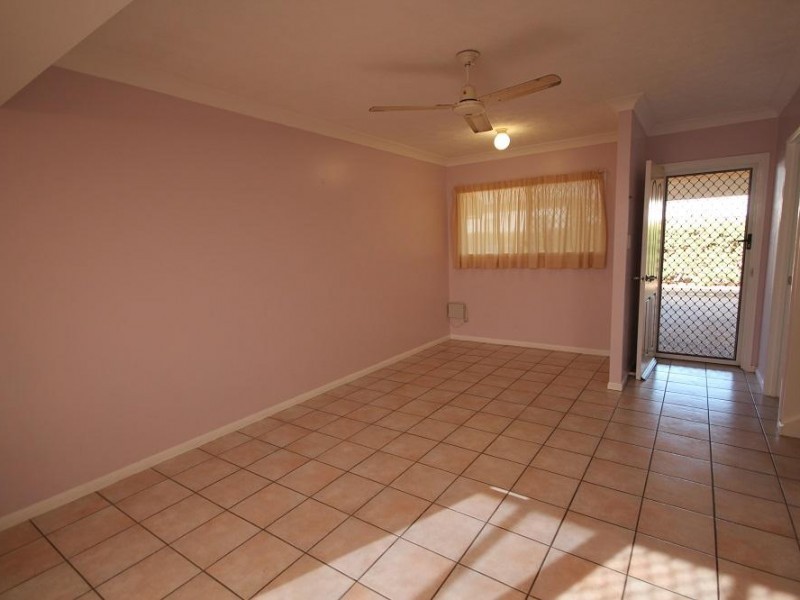 3/10 Vivian Street, Pimlico QLD 4812