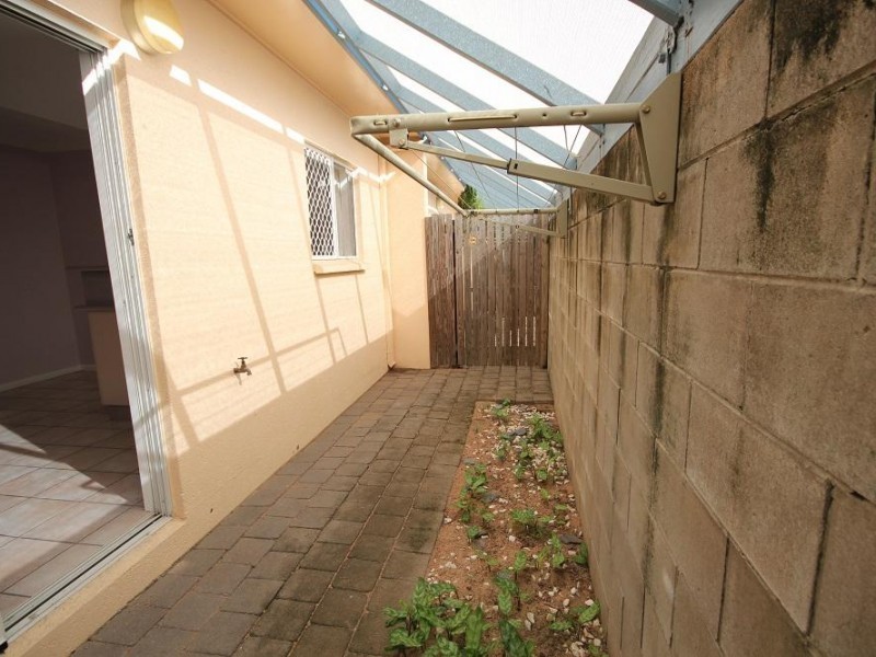 3/10 Vivian Street, Pimlico QLD 4812
