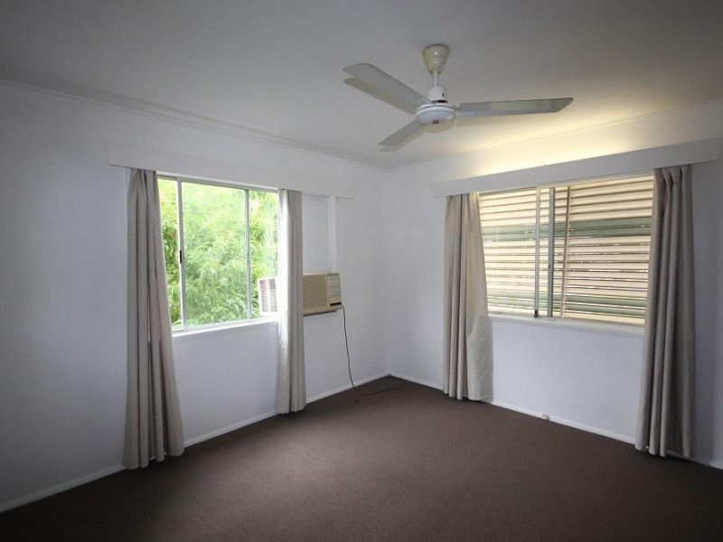 2/14 Fraser Avenue, Cranbrook QLD 4814