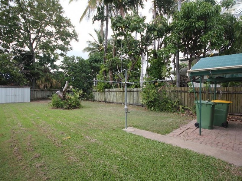 2/14 Fraser Avenue, Cranbrook QLD 4814