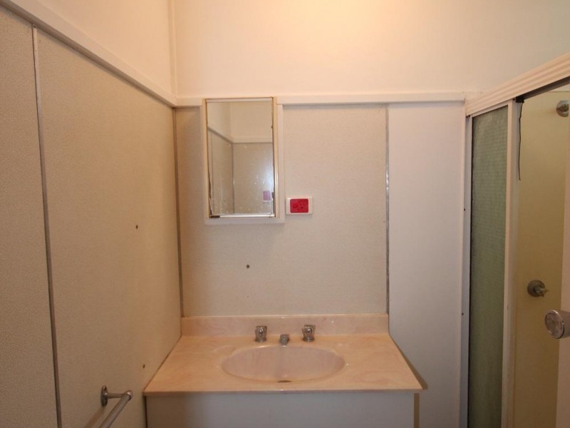 2/14 Fraser Avenue, Cranbrook QLD 4814
