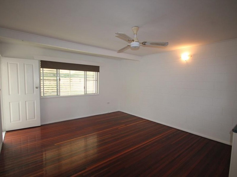 2/14 Fraser Avenue, Cranbrook QLD 4814