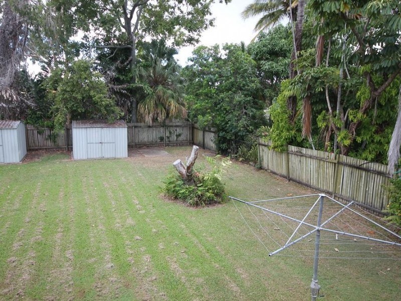 2/14 Fraser Avenue, Cranbrook QLD 4814