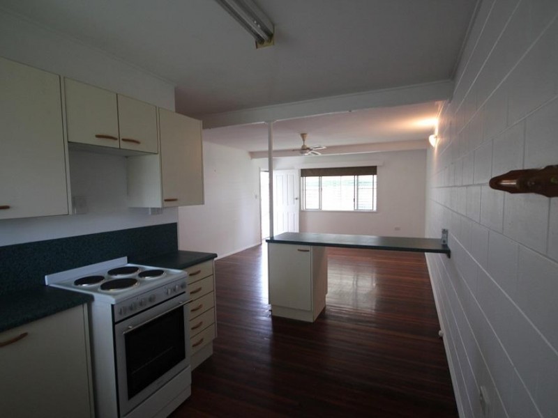 2/14 Fraser Avenue, Cranbrook QLD 4814