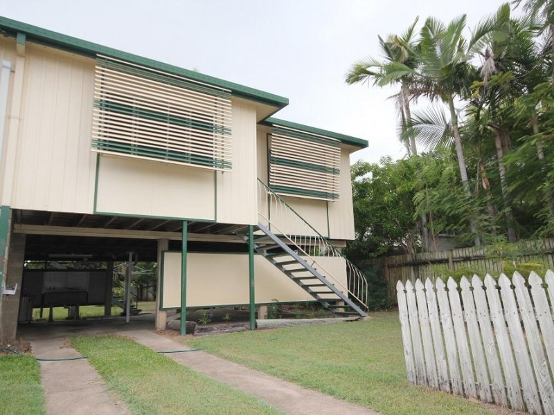 2/14 Fraser Avenue, Cranbrook QLD 4814