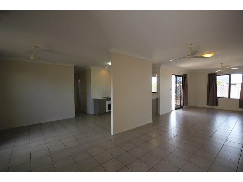 6 Crista Court, Kelso QLD 4815