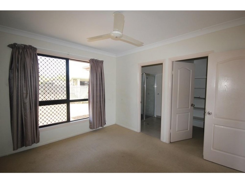 6 Crista Court, Kelso QLD 4815