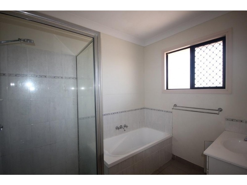 6 Crista Court, Kelso QLD 4815