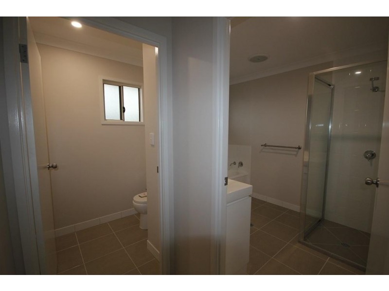 8 Rennot Court, Kelso QLD 4815