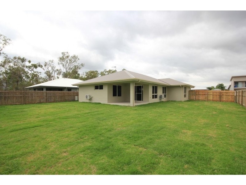 8 Rennot Court, Kelso QLD 4815