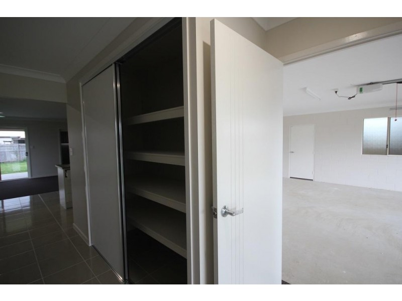 8 Rennot Court, Kelso QLD 4815