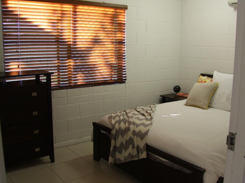 2/9 brownhill Street, Mundingburra QLD 4812