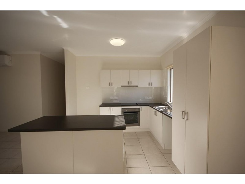 64 Peter Street, Kelso QLD 4815