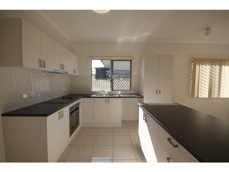 64 Peter Street, Kelso QLD 4815