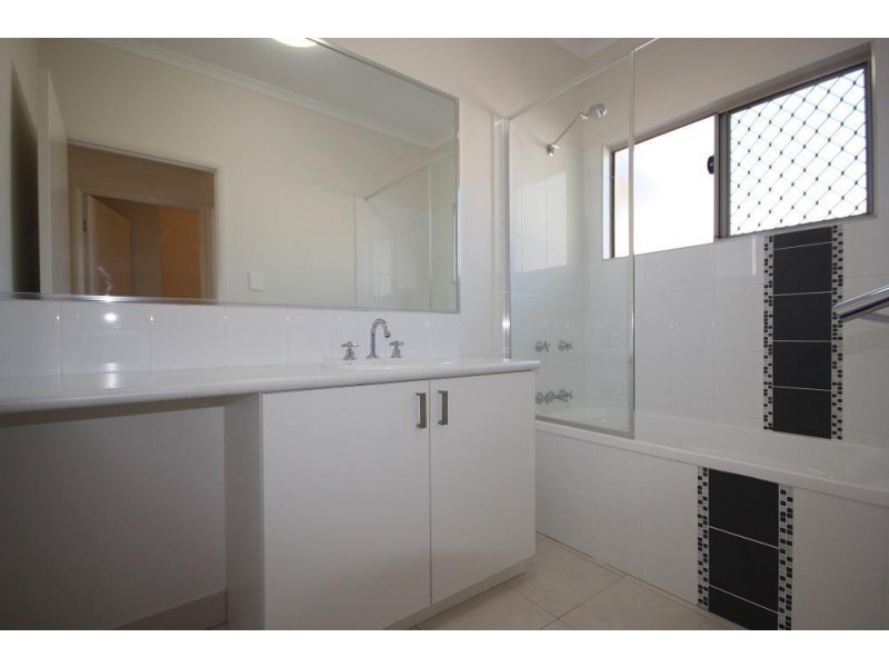 64 Peter Street, Kelso QLD 4815