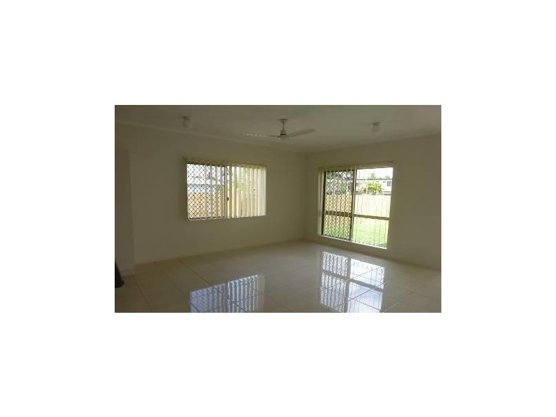 64 Peter Street, Kelso QLD 4815