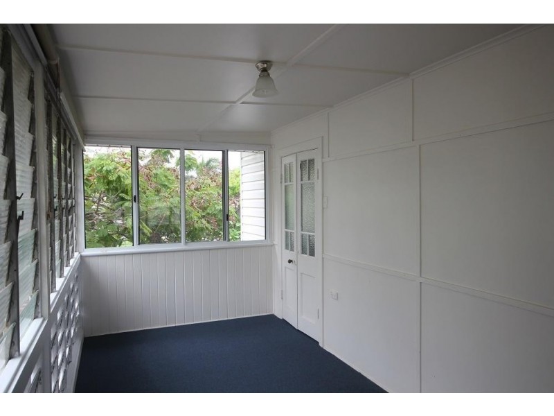 27 Ryan Street, North Ward QLD 4810