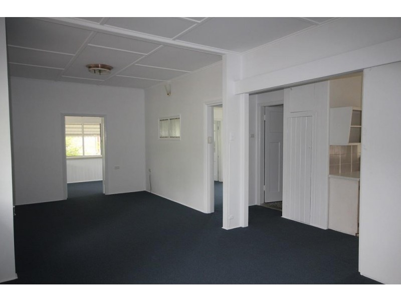 27 Ryan Street, North Ward QLD 4810