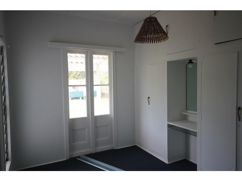 27 Ryan Street, North Ward QLD 4810