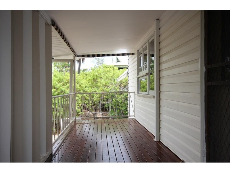 27 Ryan Street, North Ward QLD 4810