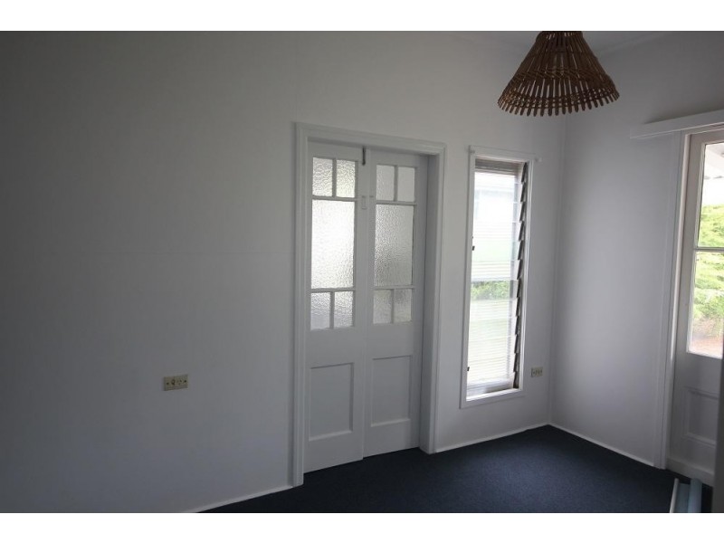 27 Ryan Street, North Ward QLD 4810