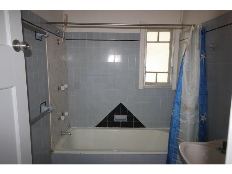 27 Ryan Street, North Ward QLD 4810