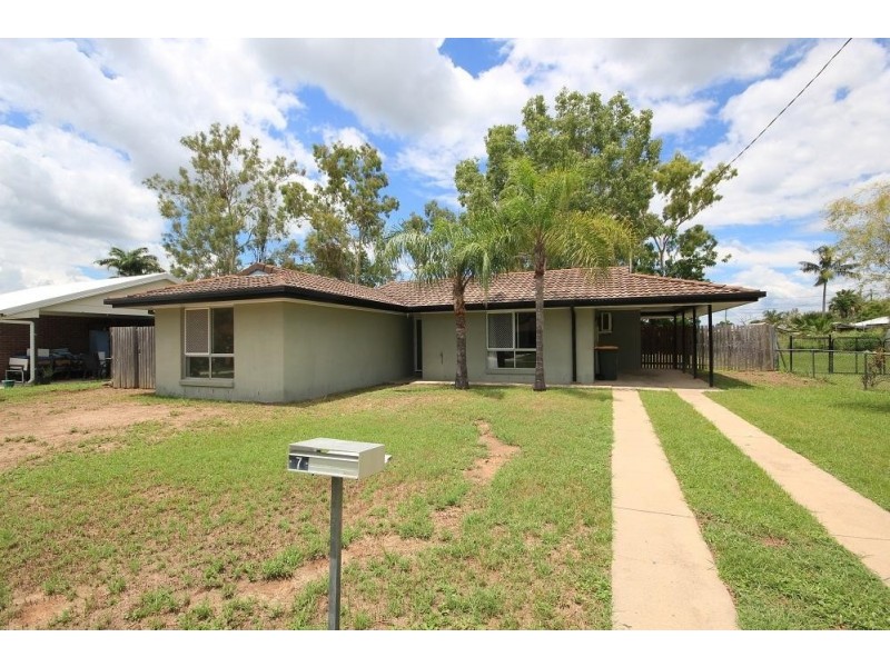 7 Lynette Court, Kelso QLD 4815