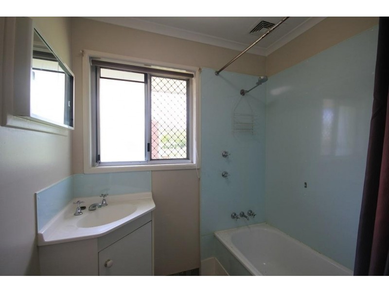 7 Lynette Court, Kelso QLD 4815