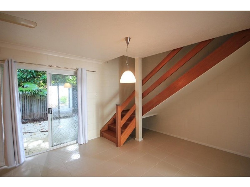 7/12 Old Common Road, Belgian Gardens QLD 4810