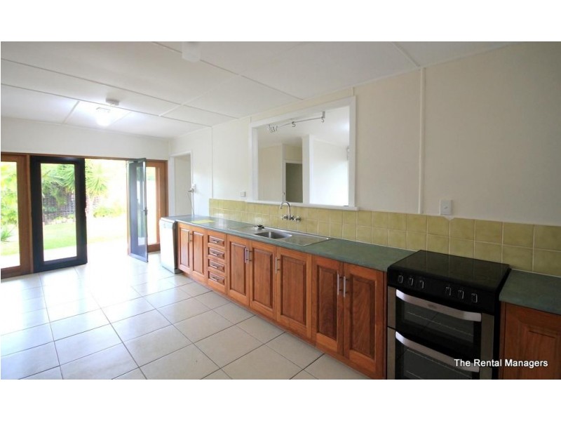 19 Leslie Street, Oonoonba QLD 4811