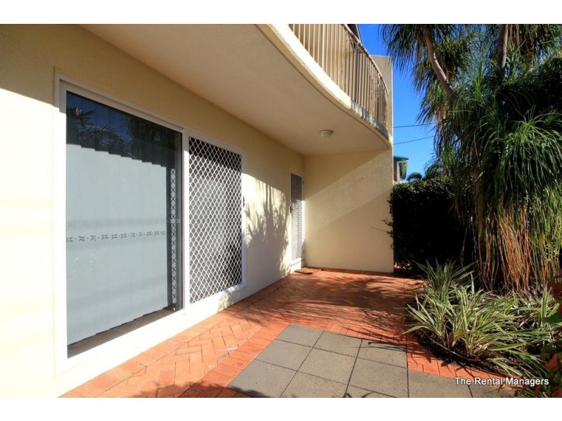 2/76 Mitchell Street, North Ward QLD 4810