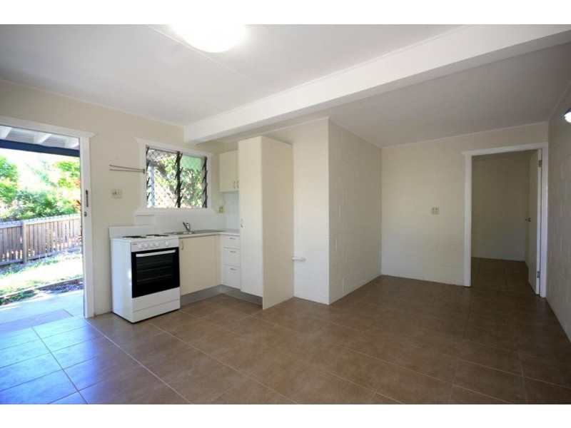 1/23 Gilbert Crescent, Castle Hill QLD 4810