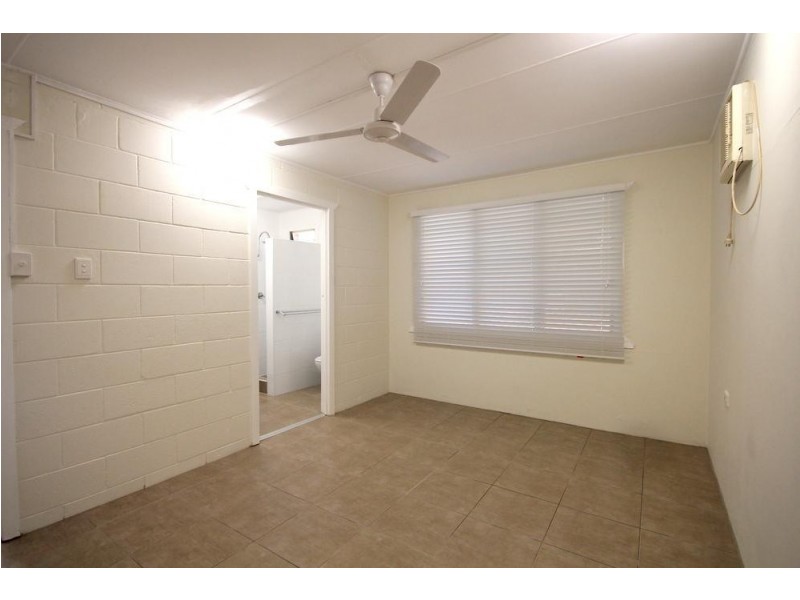 1/23 Gilbert Crescent, Castle Hill QLD 4810