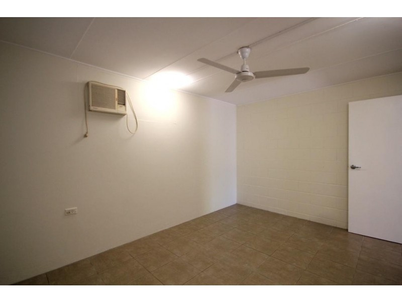 2/23 Gilbert Crescent, Castle Hill QLD 4810