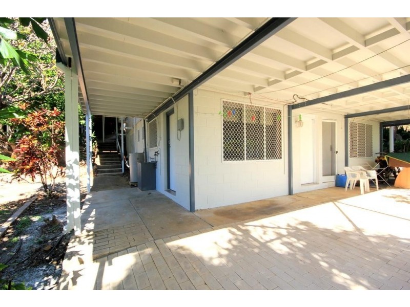 2/23 Gilbert Crescent, Castle Hill QLD 4810