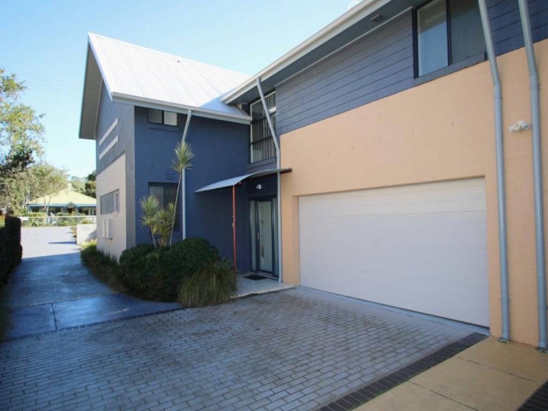 1/12 Russell Street, Hawks Nest NSW 2324