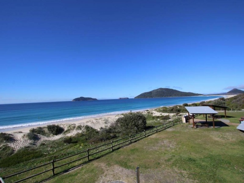 1/12 Russell Street, Hawks Nest NSW 2324