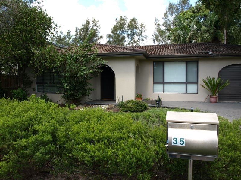 35 Albatross Avenue, Hawks Nest NSW 2324