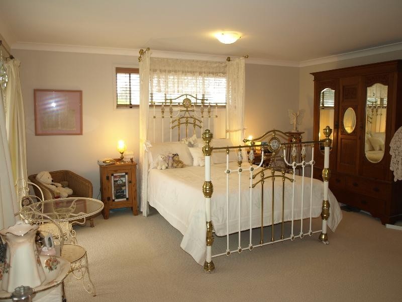 94 Bayview Rd, Tea Gardens NSW 2324
