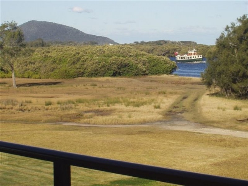 94 Bayview Rd, Tea Gardens NSW 2324