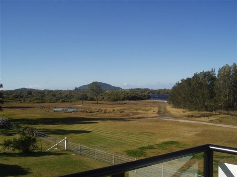 94 Bayview Rd, Tea Gardens NSW 2324