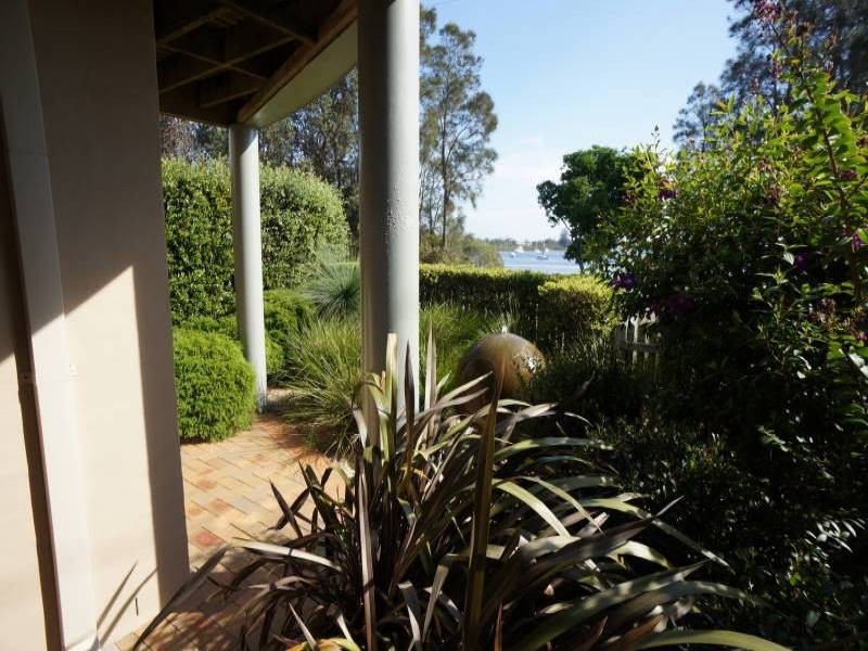 2A Yamba Street, Hawks Nest NSW 2324