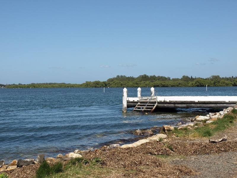 4 Mermaid Ave, Hawks Nest NSW 2324