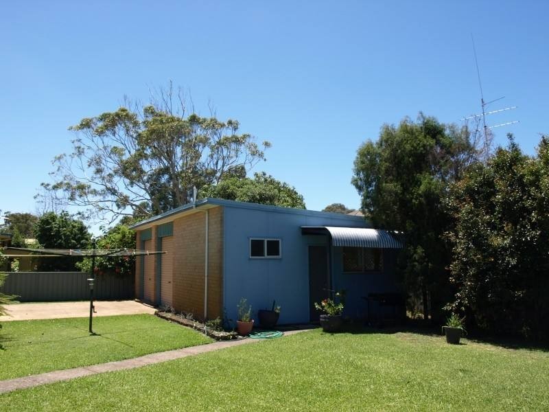 4 Mermaid Ave, Hawks Nest NSW 2324