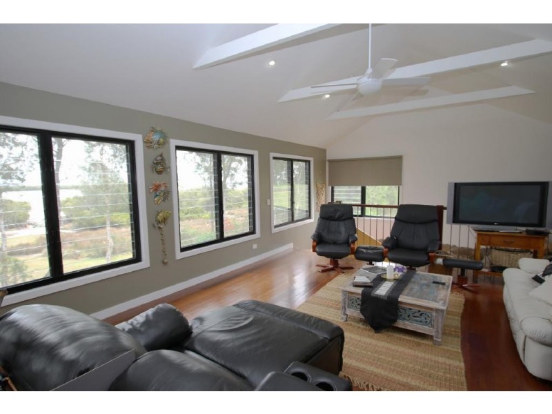 64 Bayview Road, Tea Gardens NSW 2324